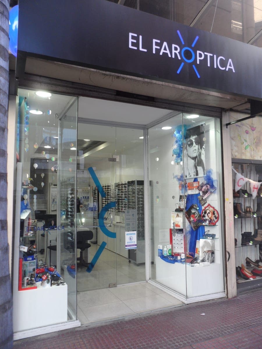 Vidriera con exhibición de productos